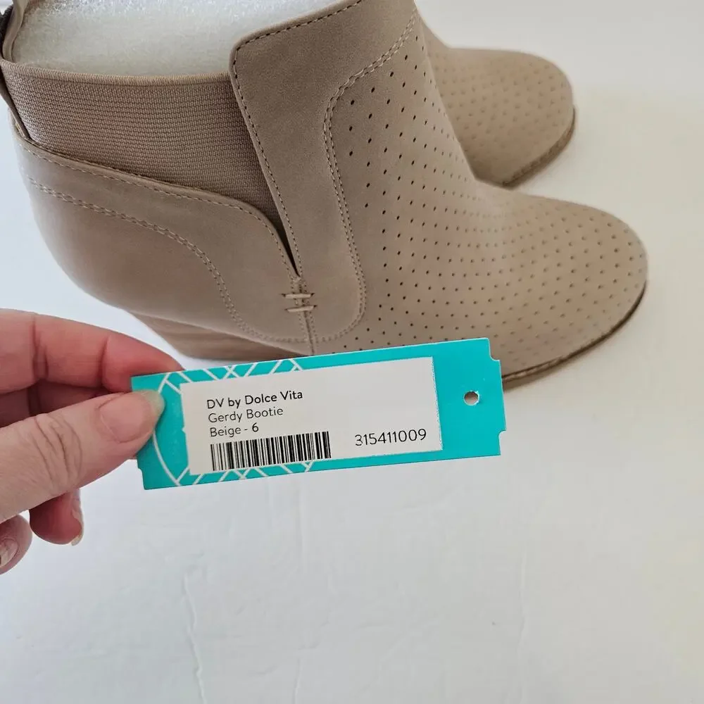 DV by Dolce Vita Gerdy Bootie Beige Ankle Wedge Heel Women's 6 Boho Chic Casual‎